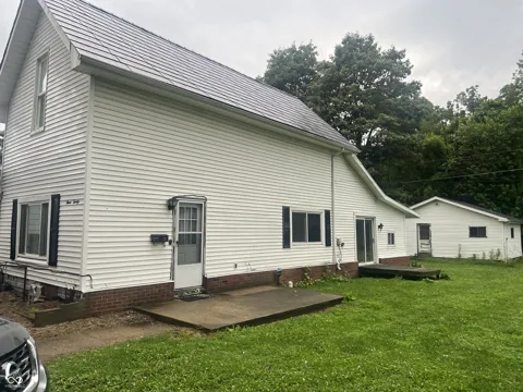 320 W 5th Street