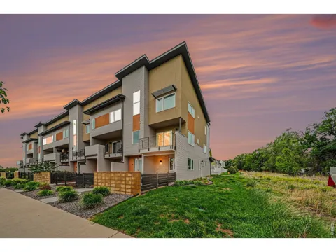 314 Green Leaf Street #8