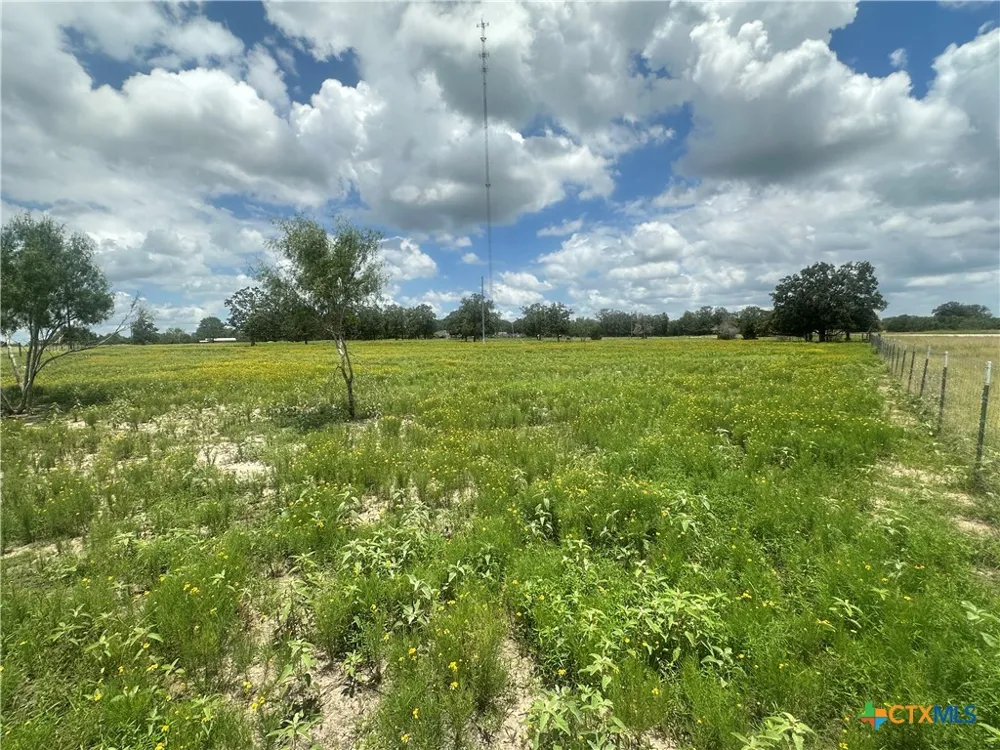 3351 W I 10 Frontage Road Flatonia, TX 78941