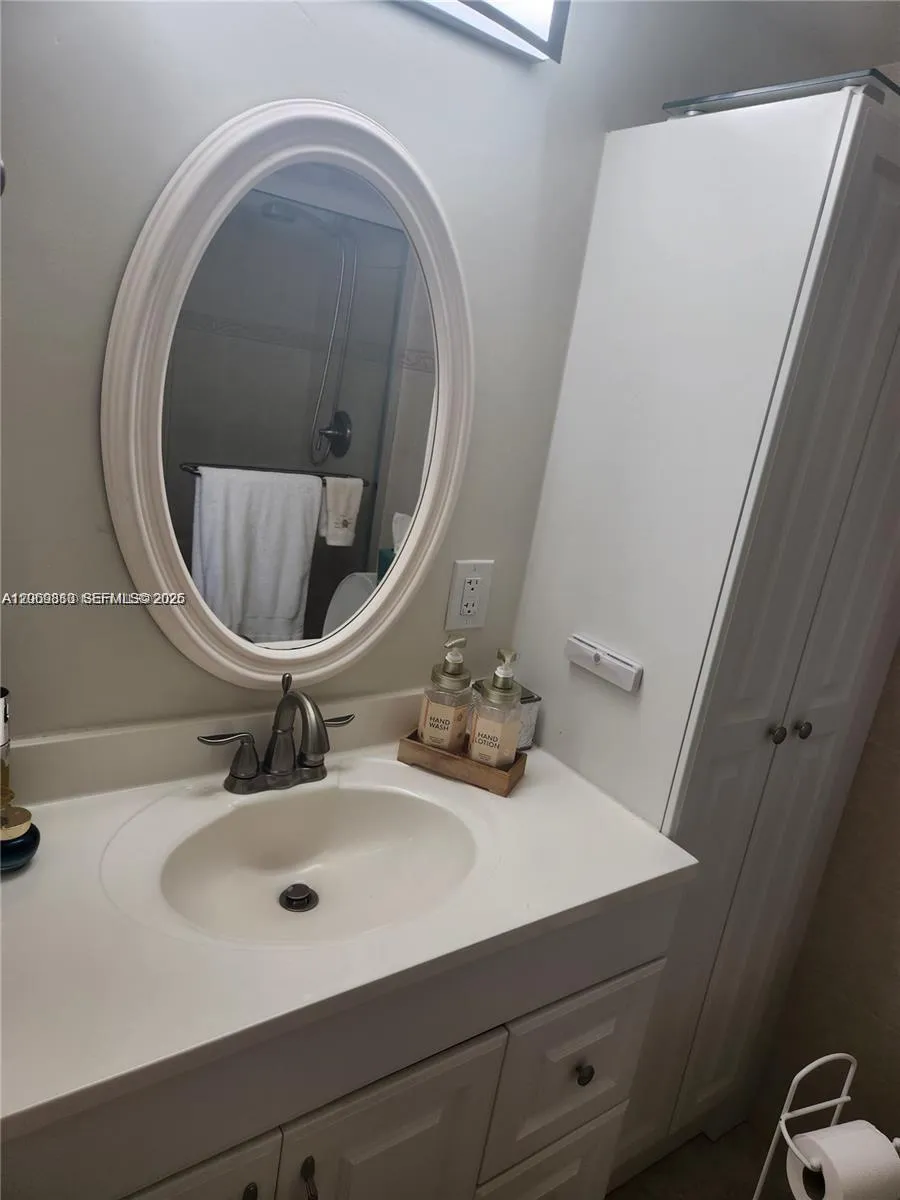 2114 E Cambridge  E #2114 Deerfield Beach, FL 33442