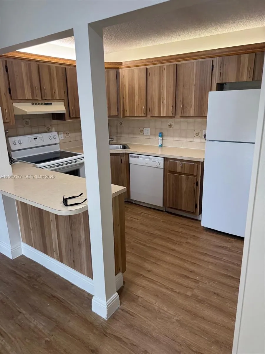 529 Shady Pine Way #B2 Green Acres, FL 33415