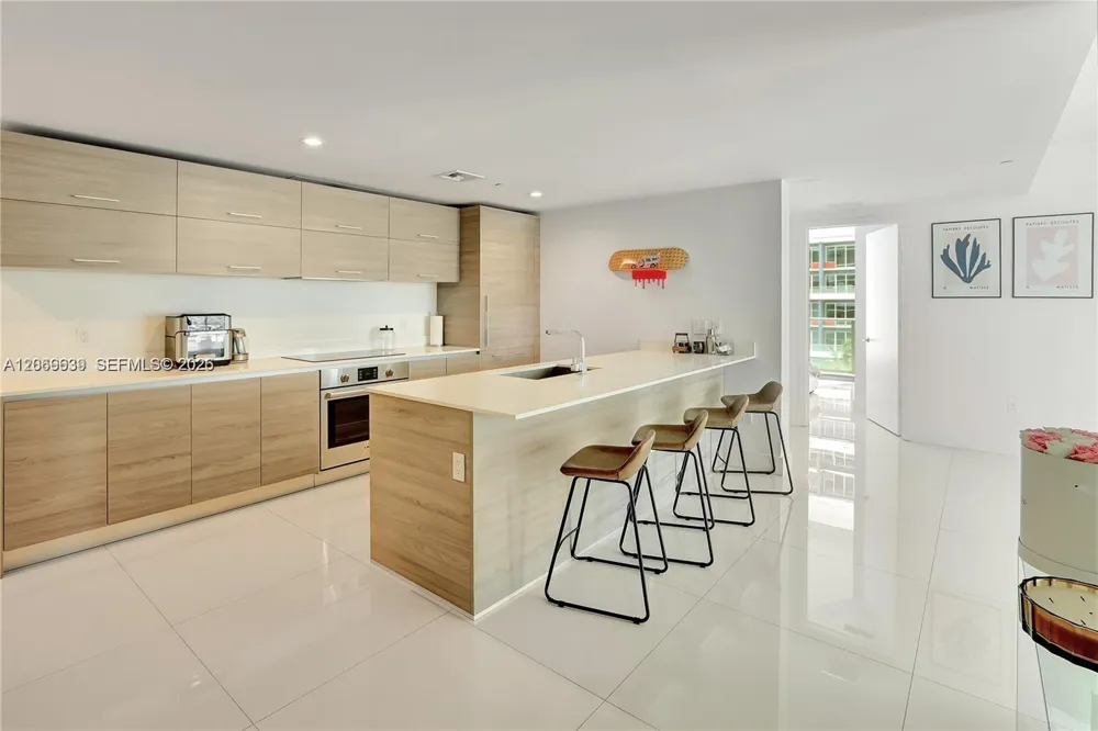 1300 S Miami Ave #1610 Miami, FL 33130