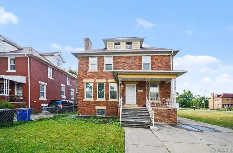 216 Holbrook Street