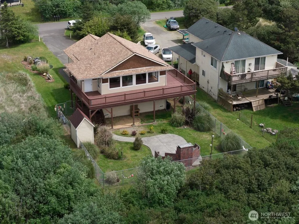 507 Sand Dune Avenue SW Ocean Shores, WA 98569