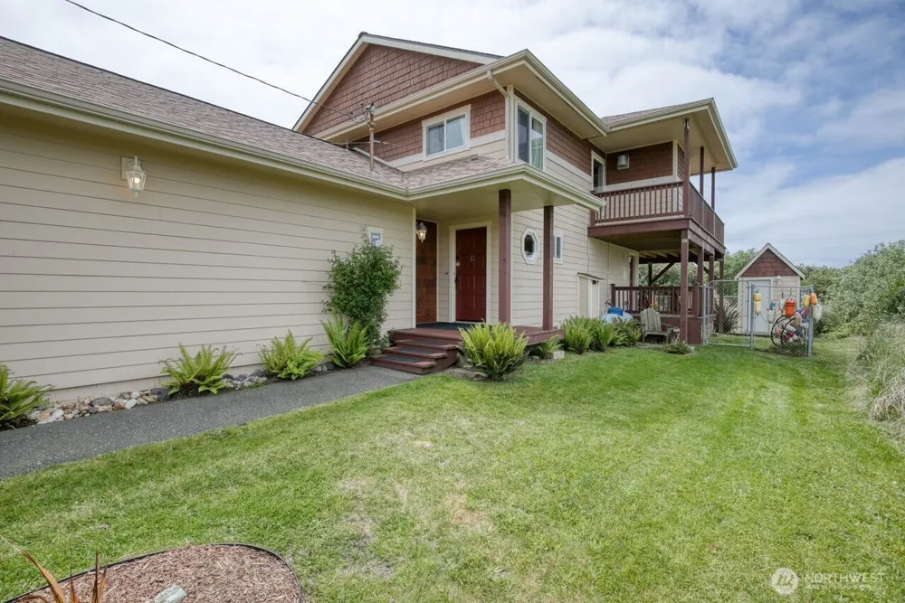 507 Sand Dune Avenue SW Ocean Shores, WA 98569