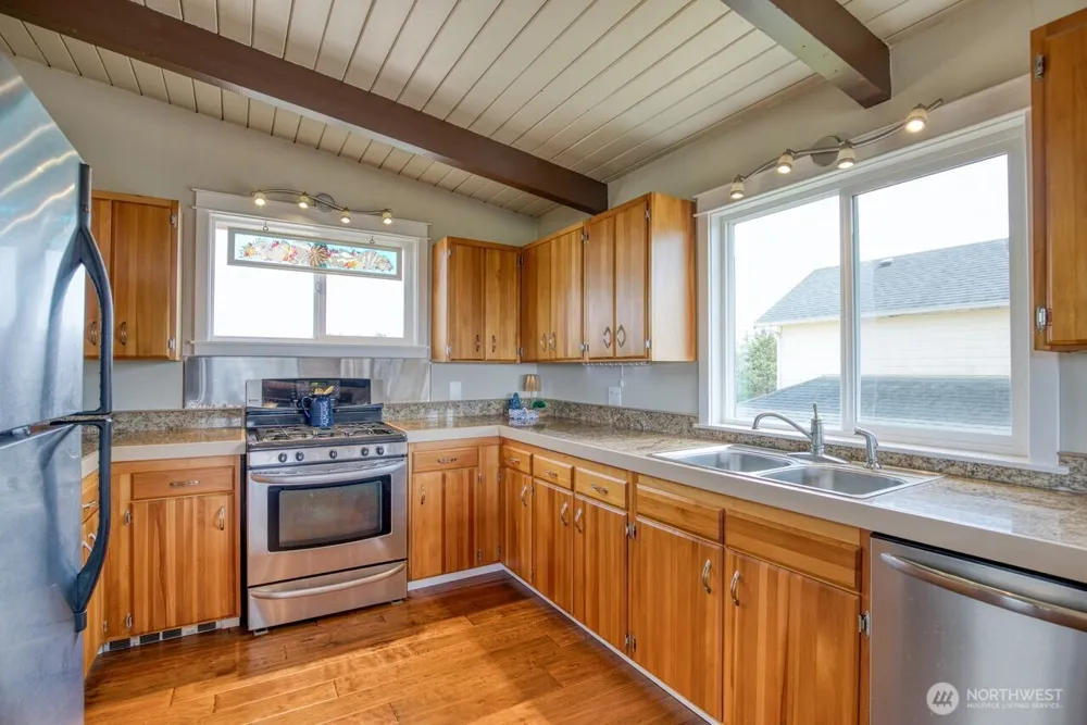 507 Sand Dune Avenue SW Ocean Shores, WA 98569