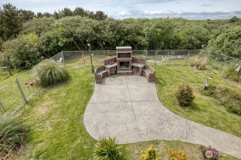 507 Sand Dune Avenue SW Ocean Shores, WA 98569