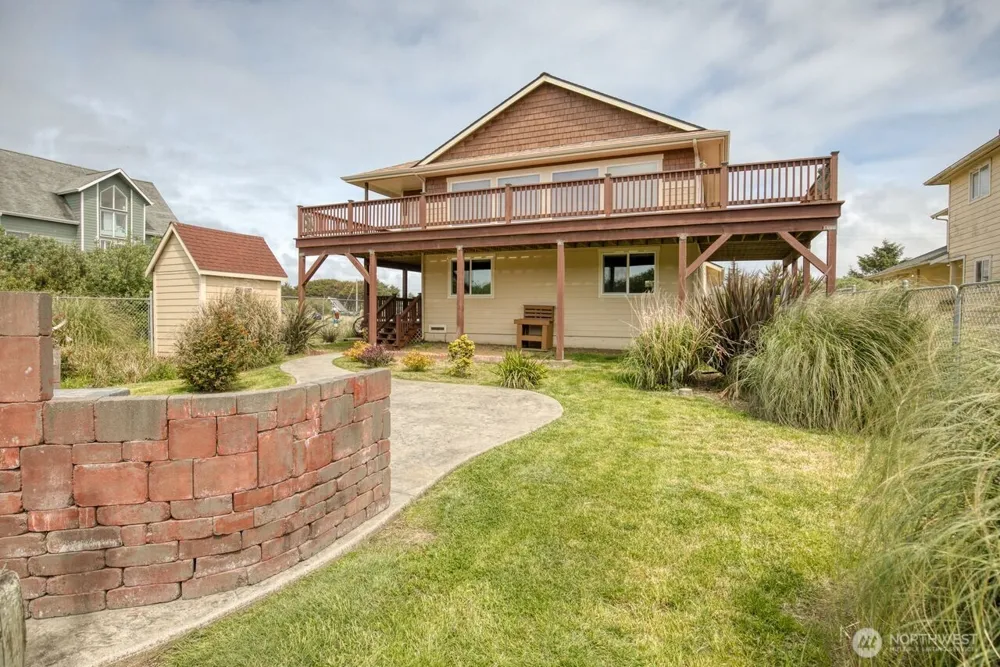 507 Sand Dune Avenue SW Ocean Shores, WA 98569