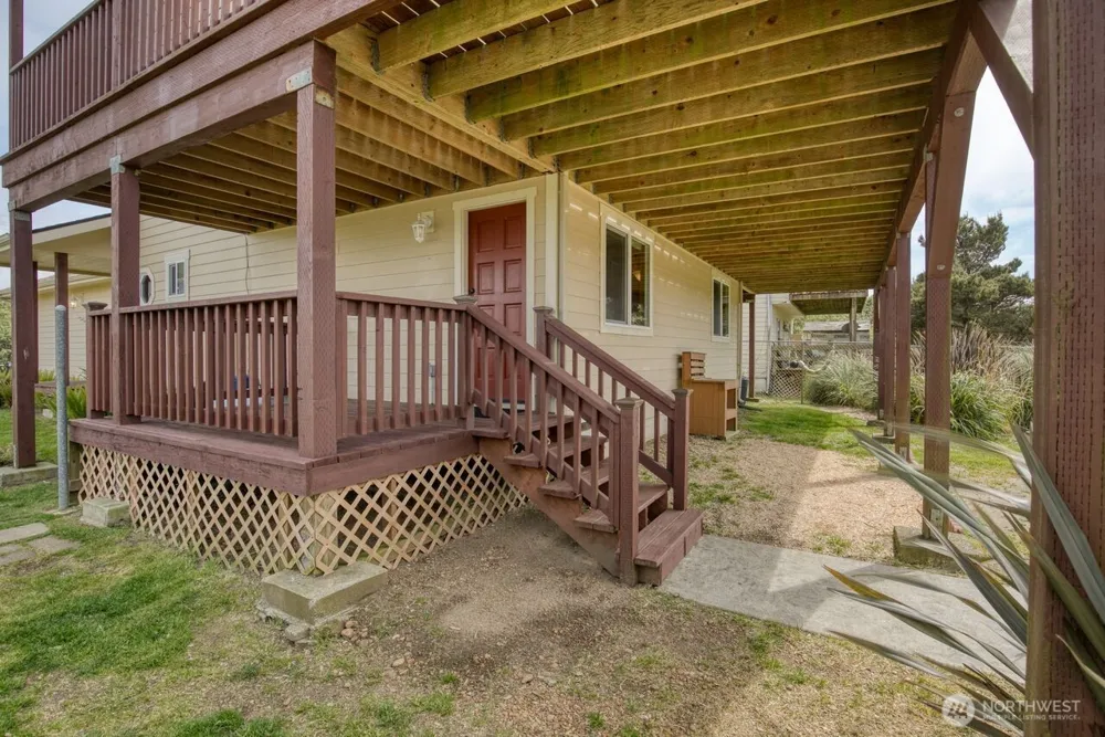 507 Sand Dune Avenue SW Ocean Shores, WA 98569