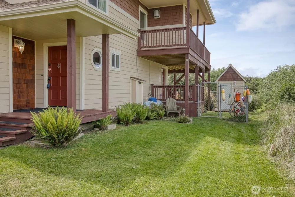 507 Sand Dune Avenue SW Ocean Shores, WA 98569
