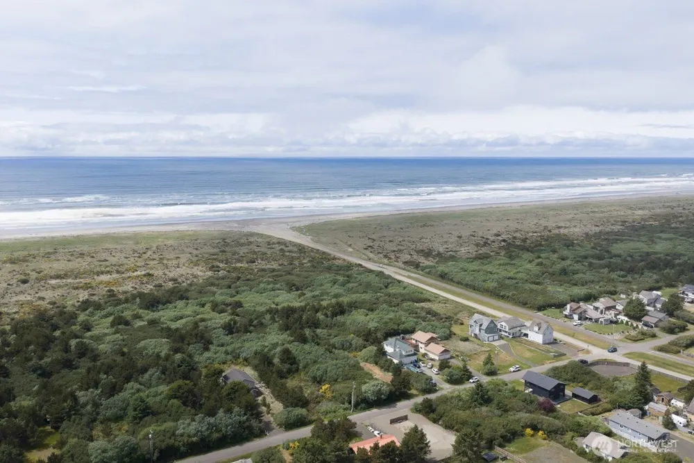 507 Sand Dune Avenue SW Ocean Shores, WA 98569