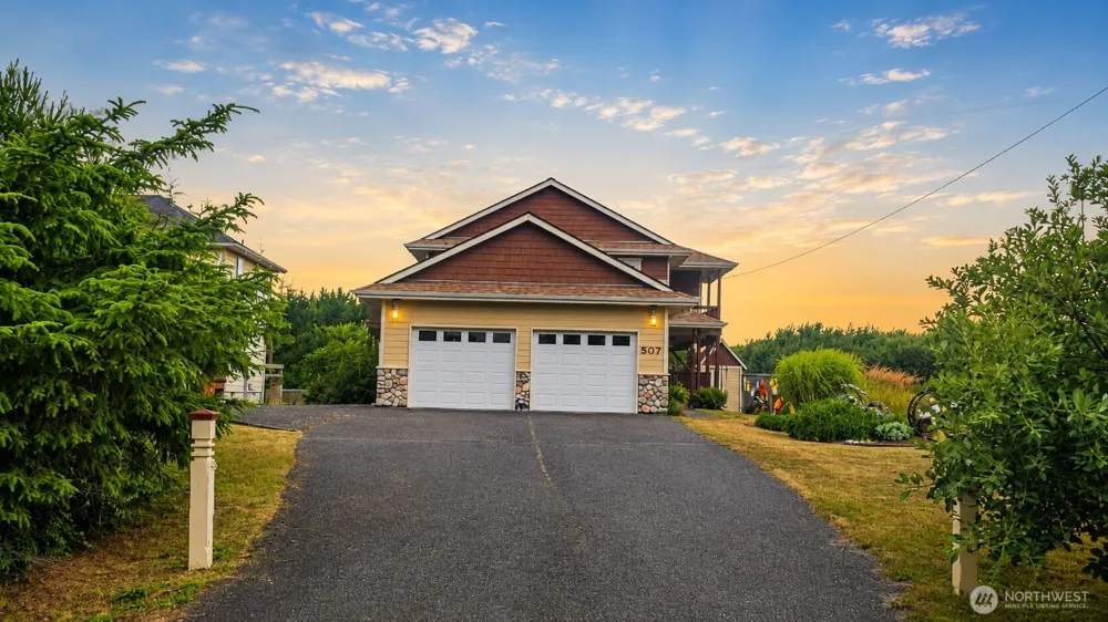 507 Sand Dune Avenue SW Ocean Shores, WA 98569