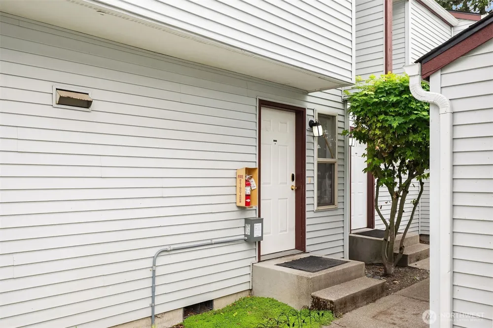 708 6th Avenue S #E101 Kent, WA 98032