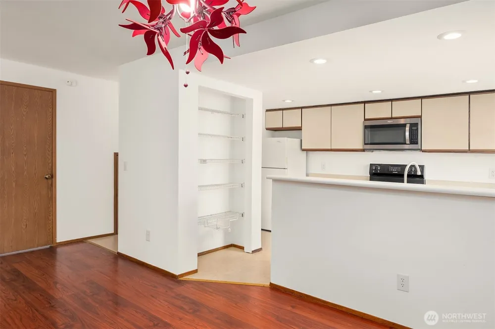 708 6th Avenue S #E101 Kent, WA 98032