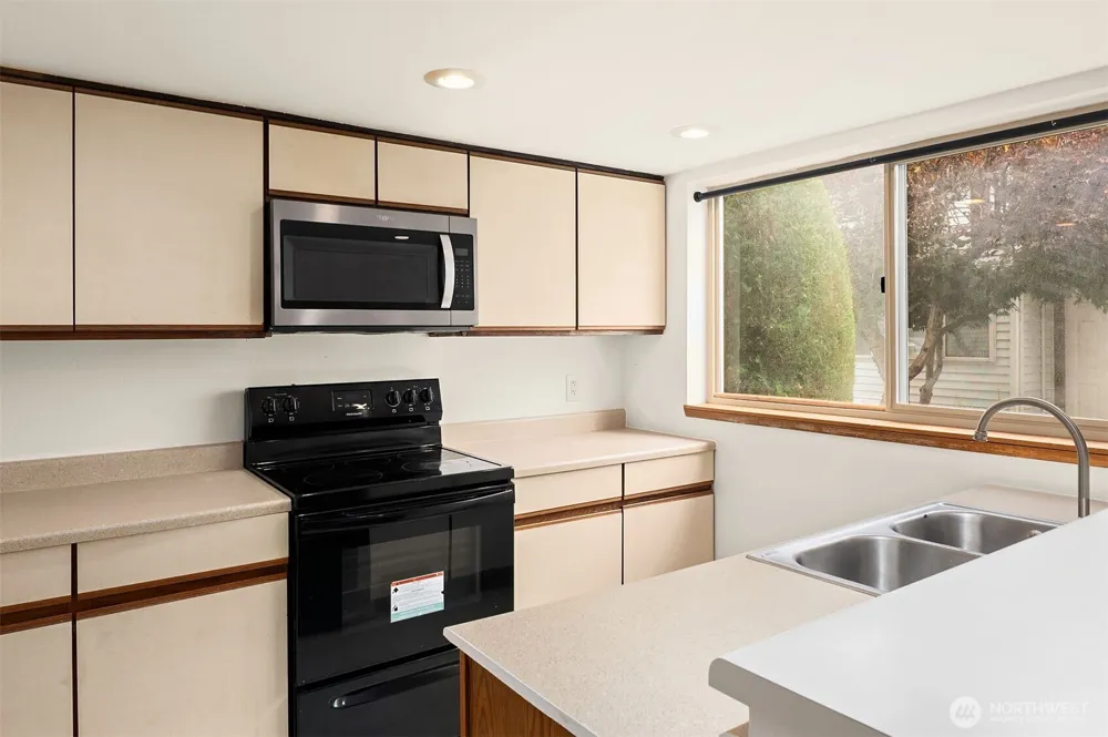 708 6th Avenue S #E101 Kent, WA 98032