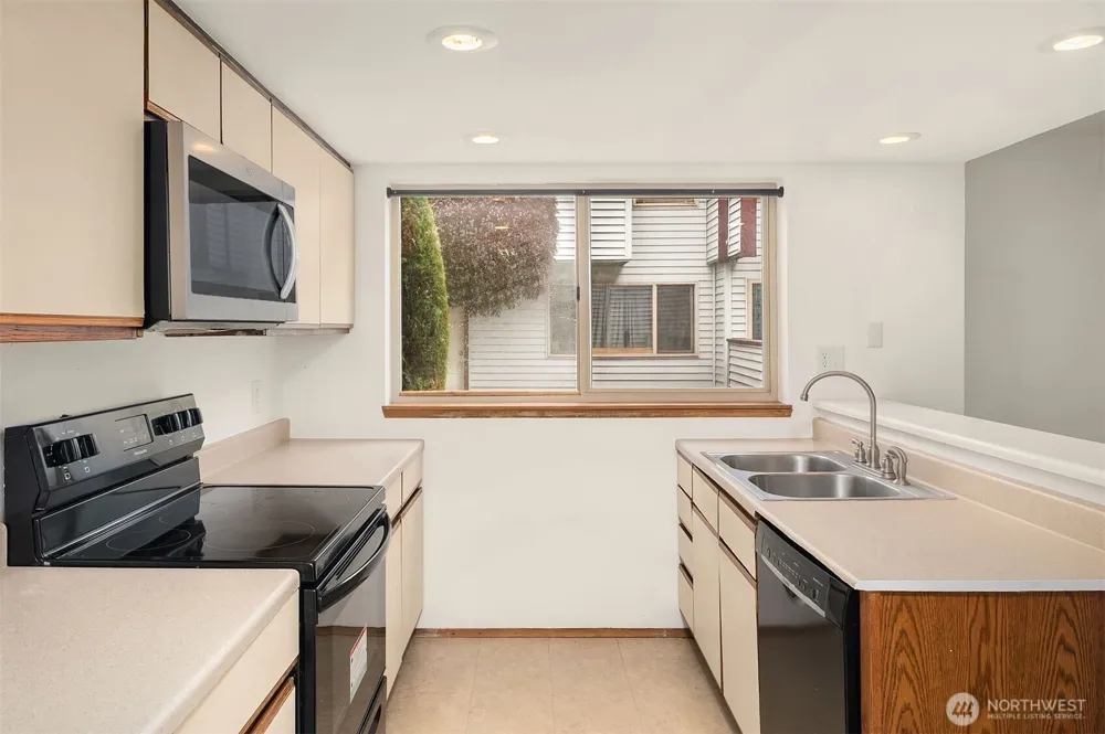 708 6th Avenue S #E101 Kent, WA 98032