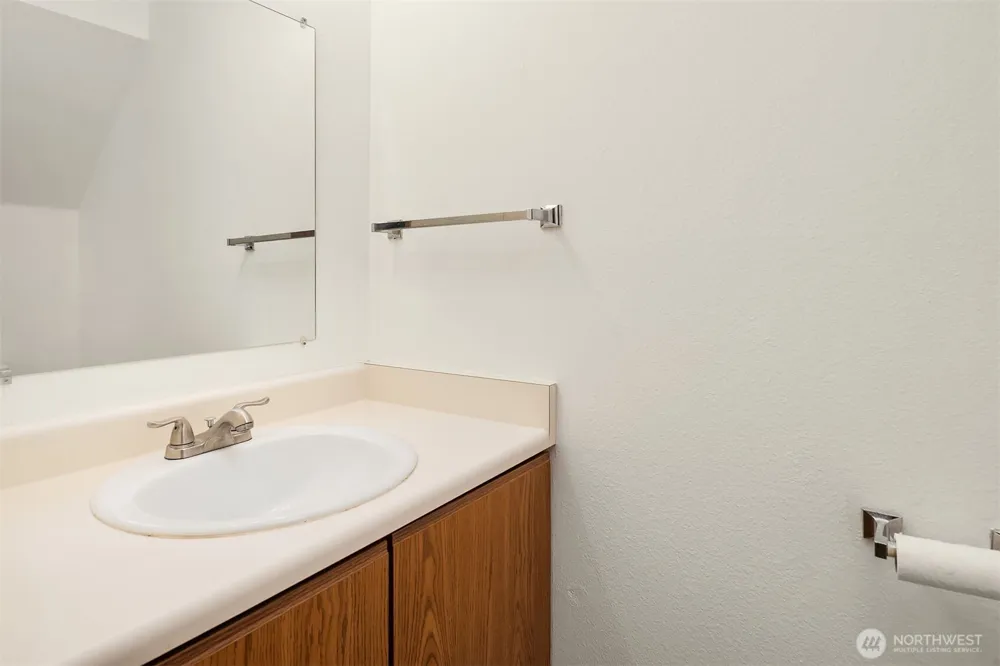 708 6th Avenue S #E101 Kent, WA 98032