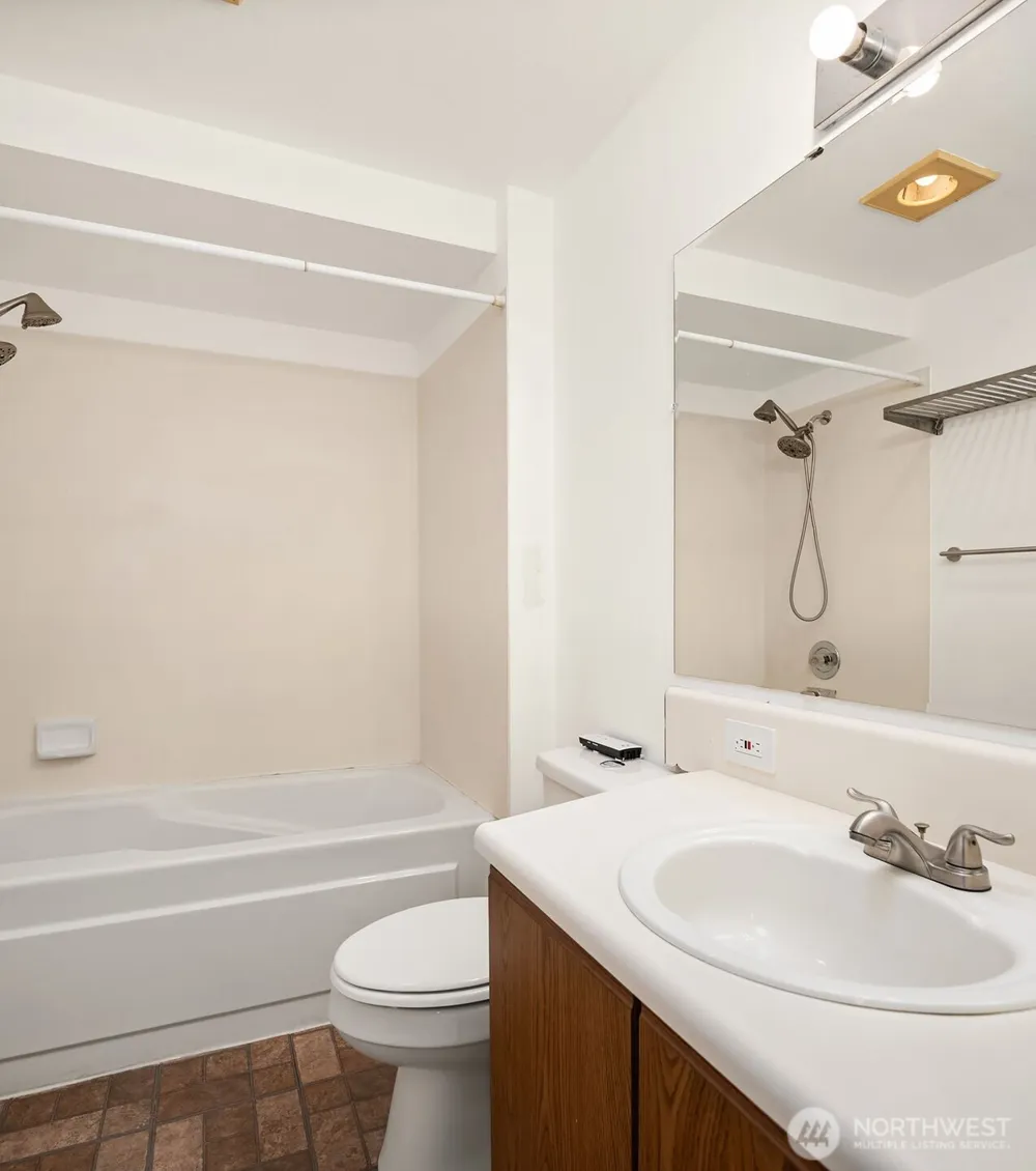 708 6th Avenue S #E101 Kent, WA 98032