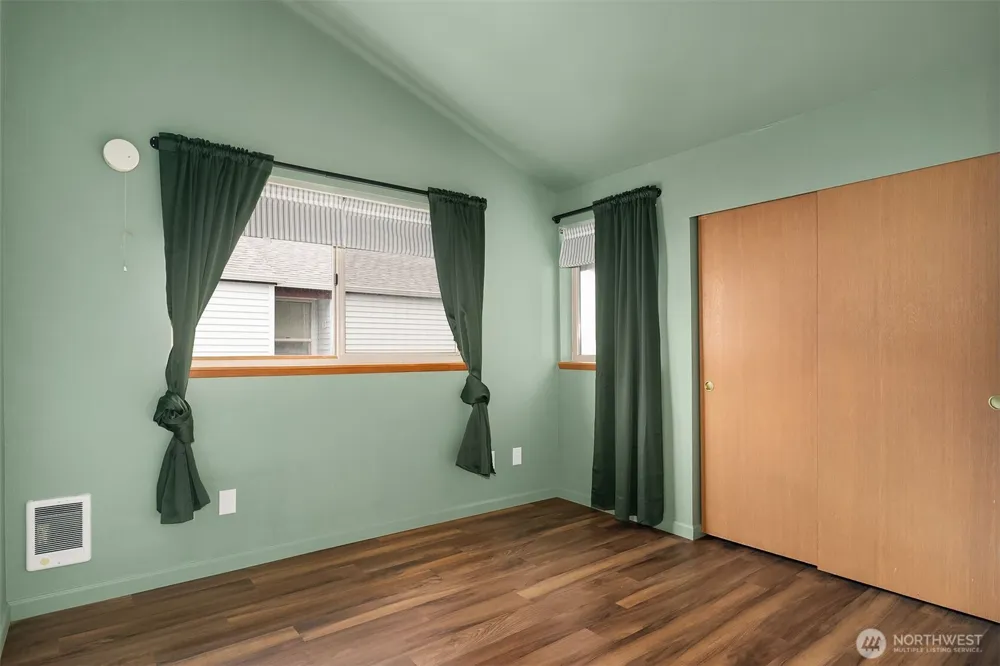 708 6th Avenue S #E101 Kent, WA 98032