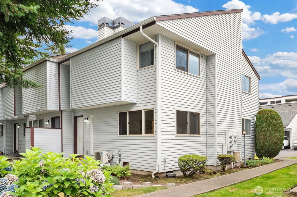 708 6th Avenue S #E101 Kent, WA 98032