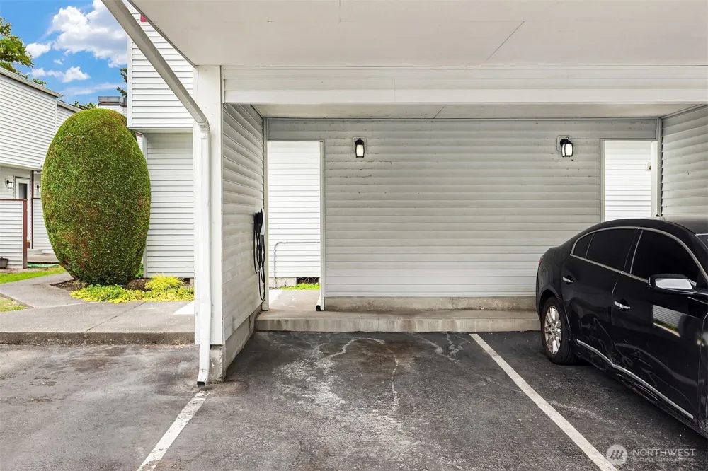 708 6th Avenue S #E101 Kent, WA 98032