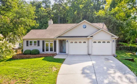 156 Edgewater Drive NW