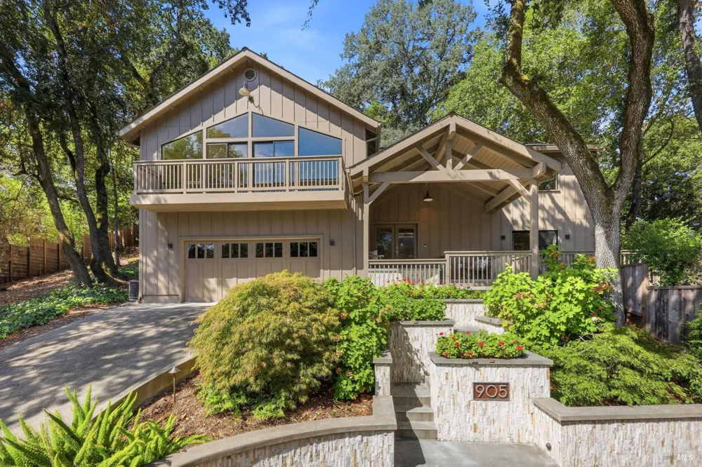905 Robertson Road Glen Ellen, CA 95442