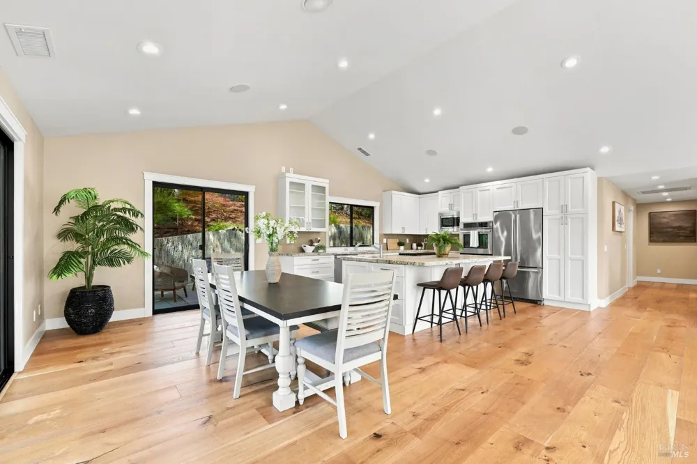 905 Robertson Road Glen Ellen, CA 95442