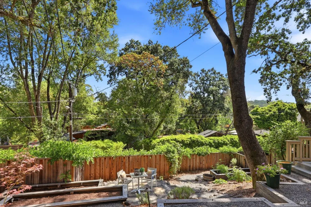 905 Robertson Road Glen Ellen, CA 95442