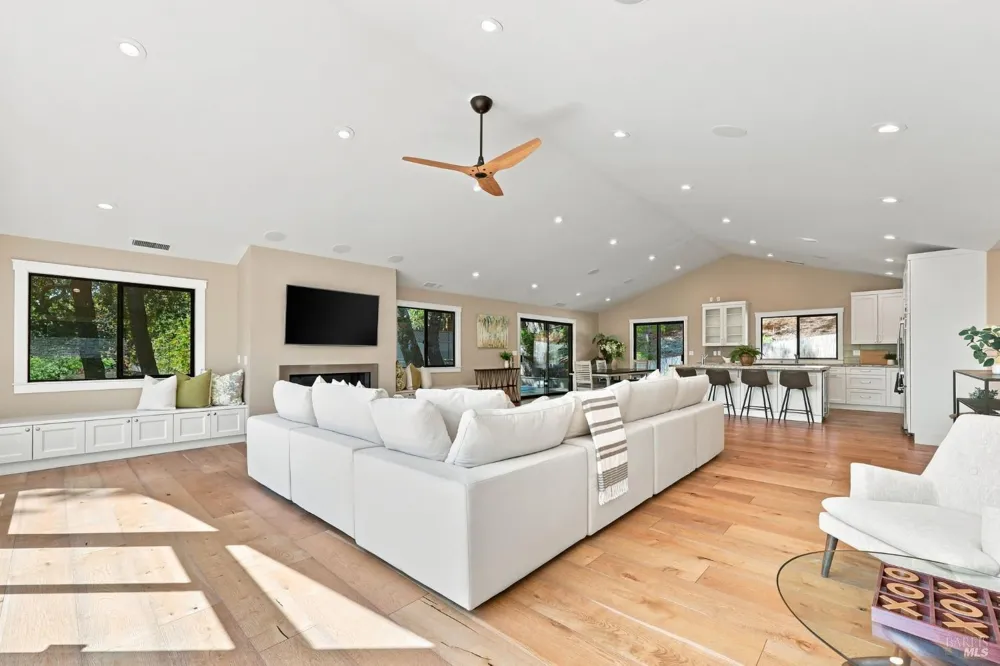 905 Robertson Road Glen Ellen, CA 95442