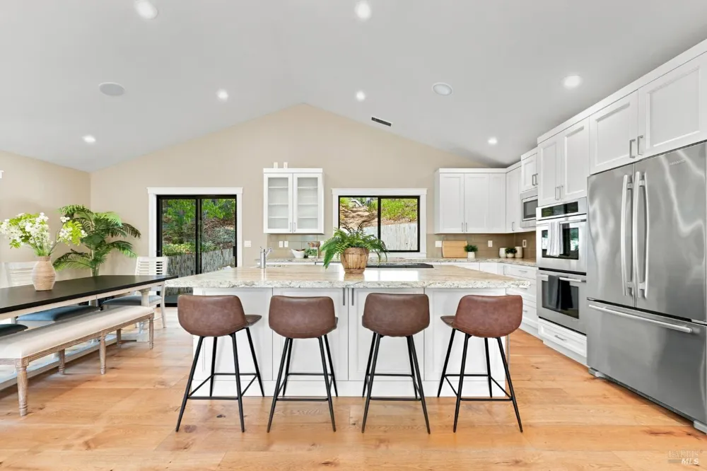 905 Robertson Road Glen Ellen, CA 95442