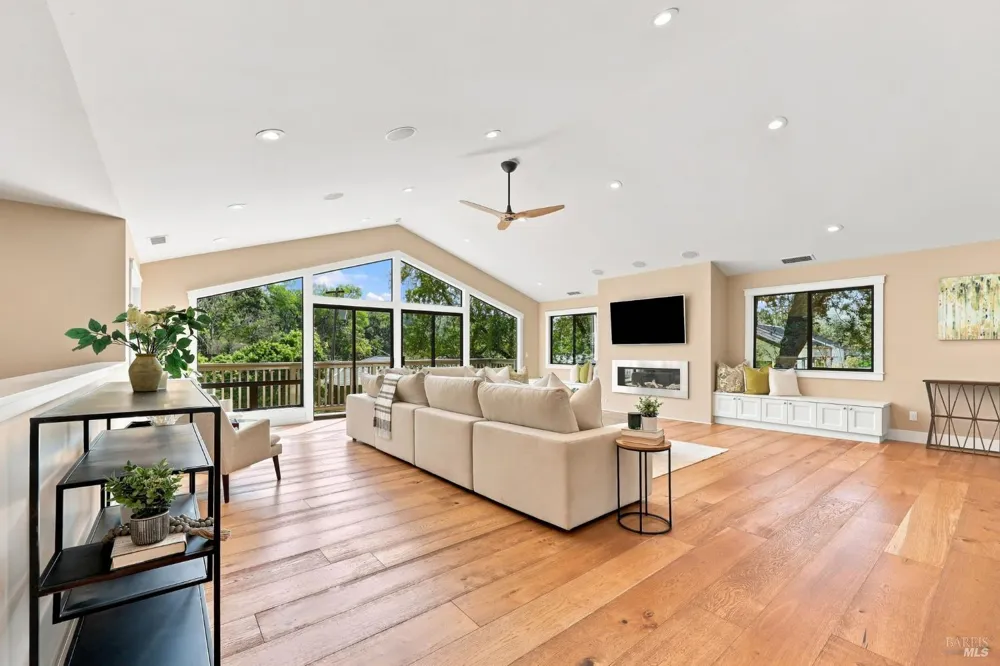 905 Robertson Road Glen Ellen, CA 95442