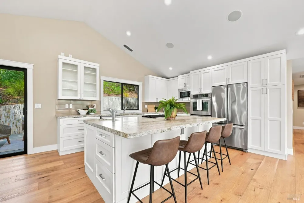 905 Robertson Road Glen Ellen, CA 95442