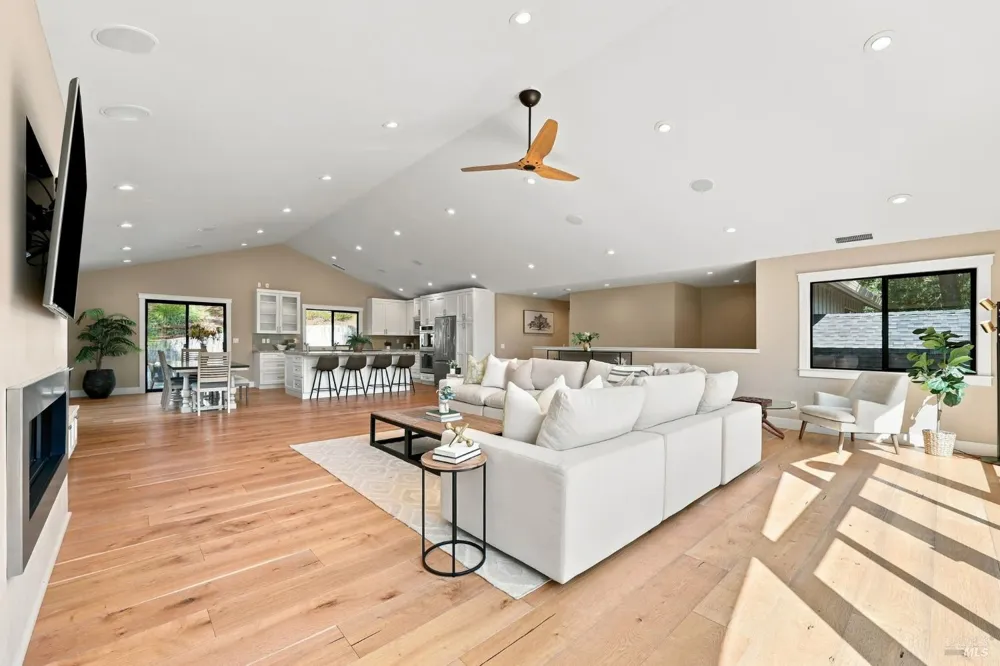 905 Robertson Road Glen Ellen, CA 95442