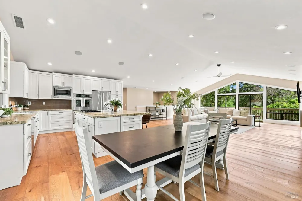 905 Robertson Road Glen Ellen, CA 95442