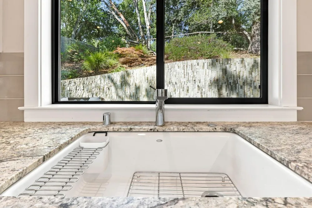 905 Robertson Road Glen Ellen, CA 95442