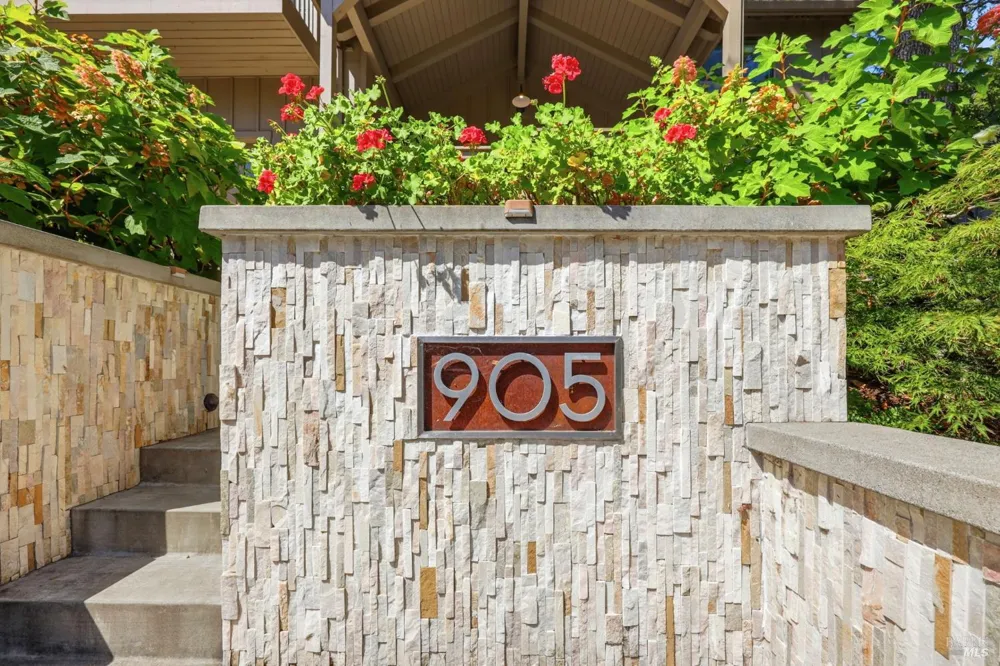 905 Robertson Road Glen Ellen, CA 95442
