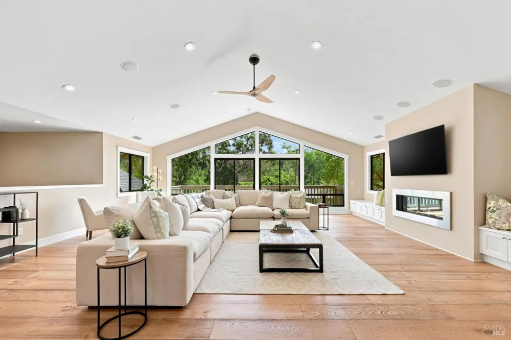 905 Robertson Road Glen Ellen, CA 95442