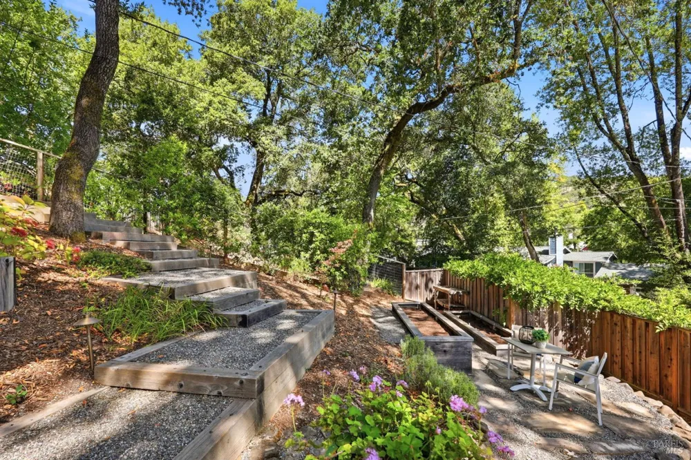 905 Robertson Road Glen Ellen, CA 95442