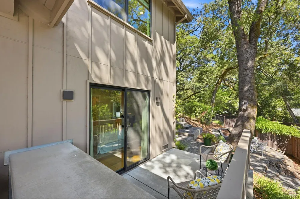 905 Robertson Road Glen Ellen, CA 95442