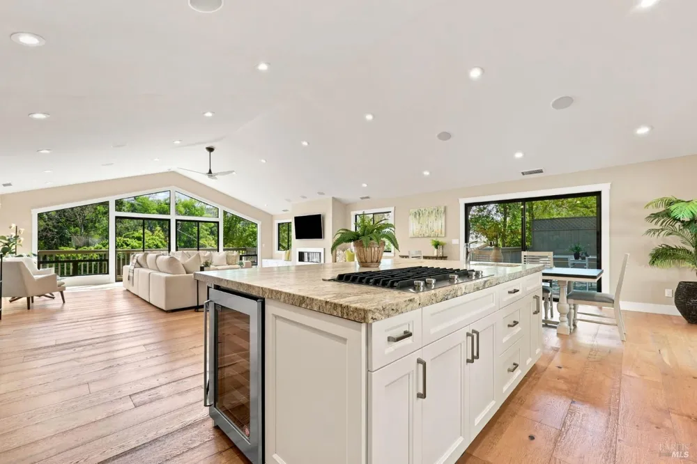 905 Robertson Road Glen Ellen, CA 95442