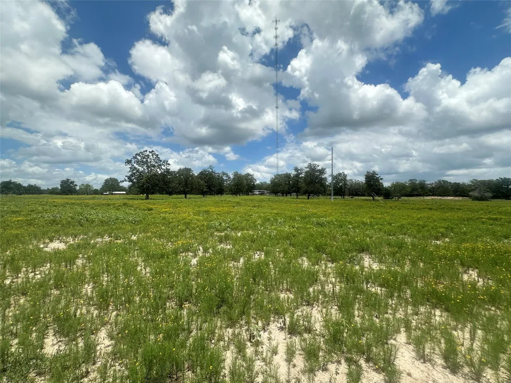 3351 W I-10 Frontage Road Flatonia, TX 78941