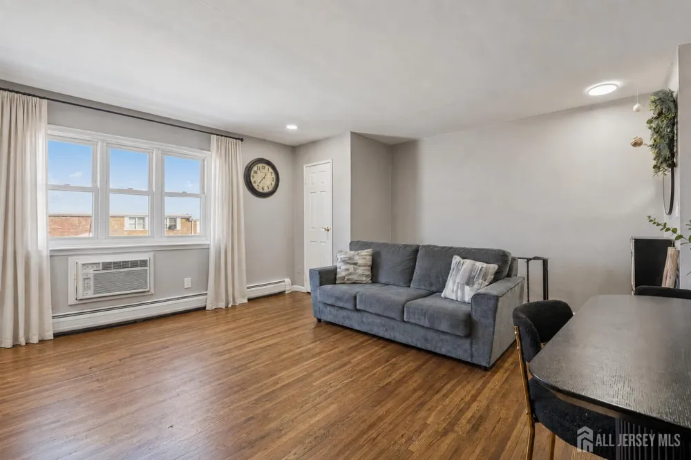 43 Gramercy Gardens #B Middlesex, NJ 08846