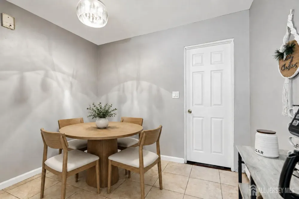 43 Gramercy Gardens #B Middlesex, NJ 08846