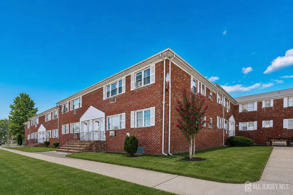 43 Gramercy Gardens #B Middlesex, NJ 08846