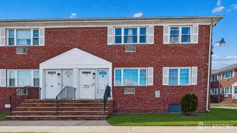 43 Gramercy Gardens #B