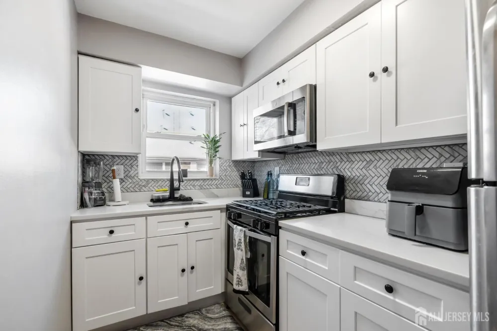 43 Gramercy Gardens #B Middlesex, NJ 08846