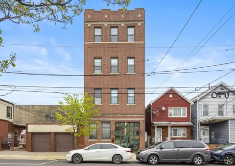 9 EAST 18TH ST