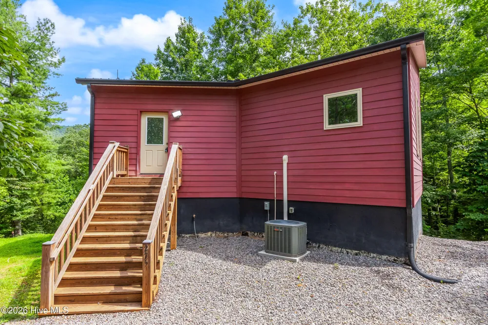 275 Peachtree Mountain Estates Road Murphy, NC 28906