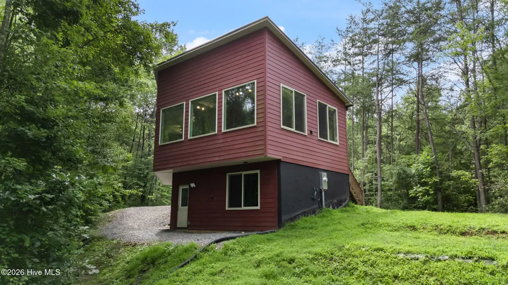 275 Peachtree Mountain Estates Road Murphy, NC 28906